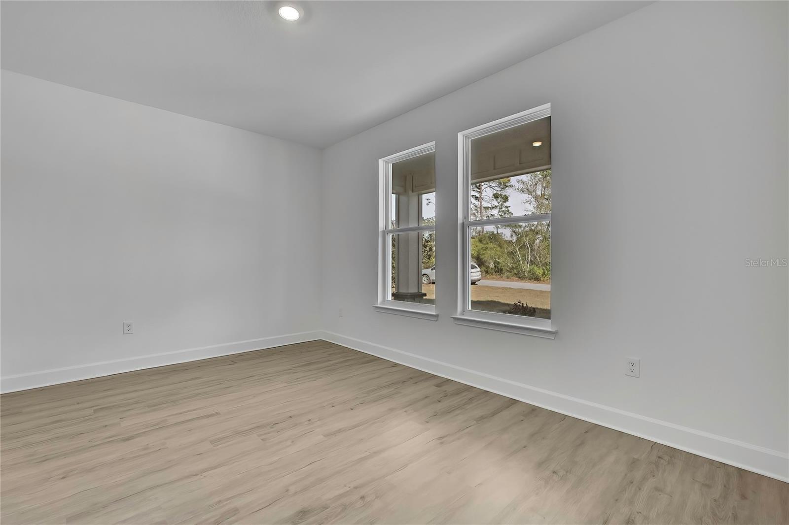 ROYAL HIGHLANDS - Residential