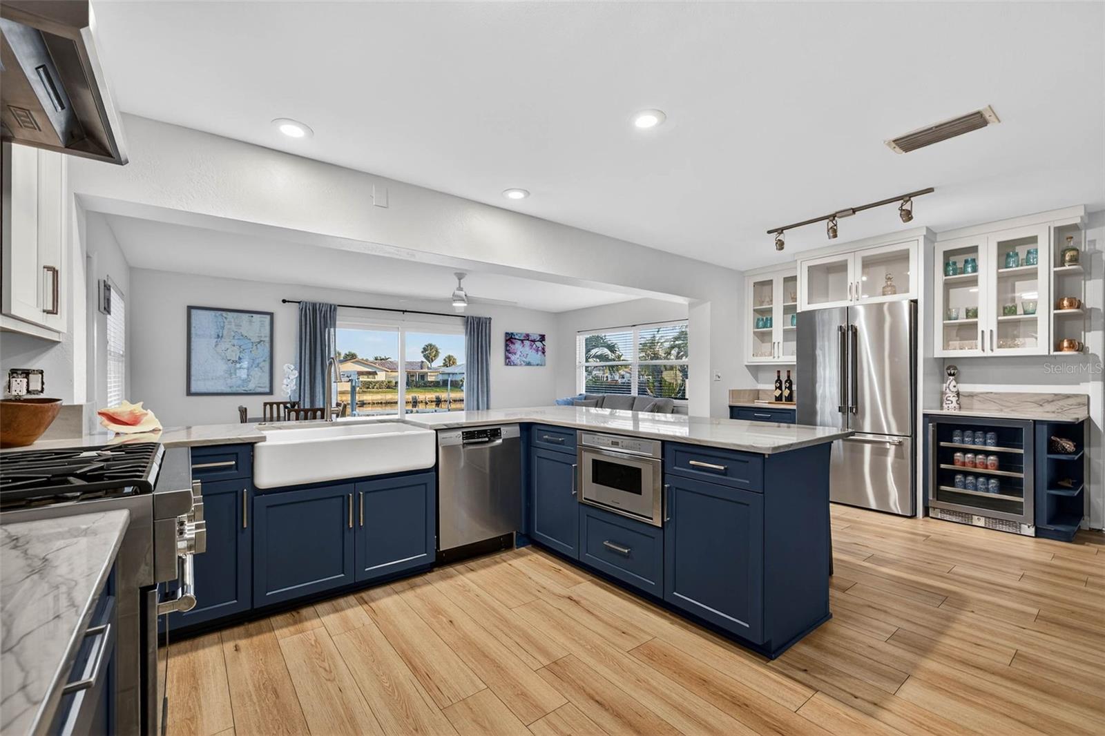 VENETIAN ISLES - Residential