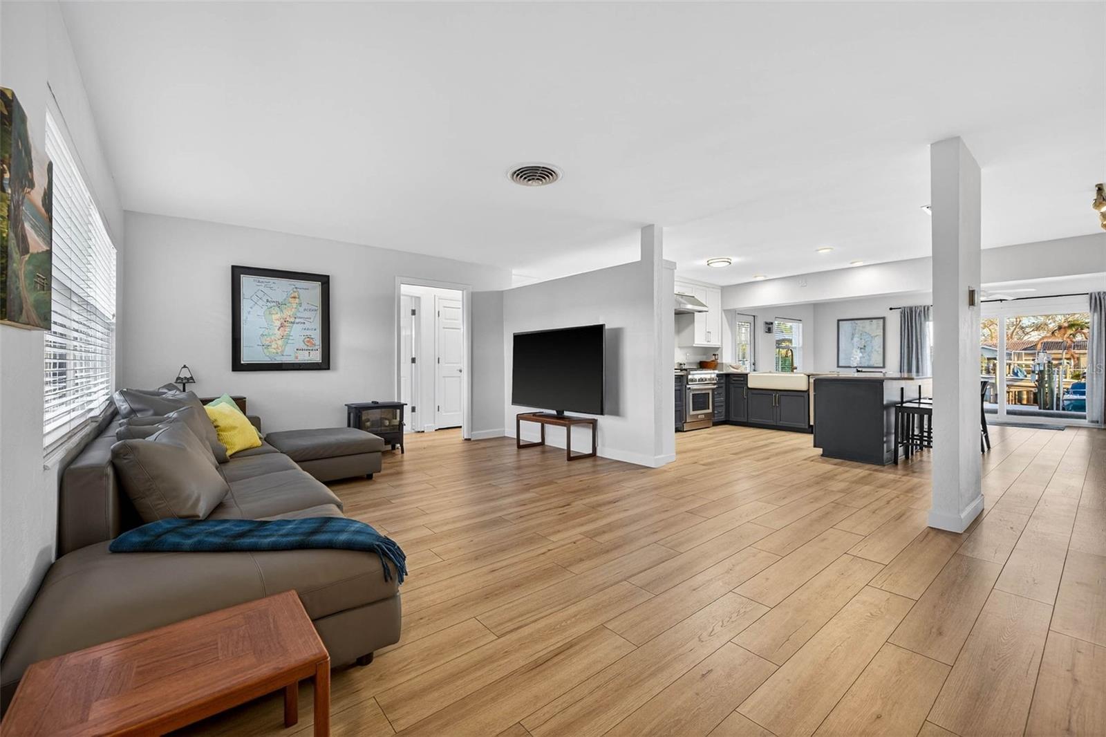 VENETIAN ISLES - Residential