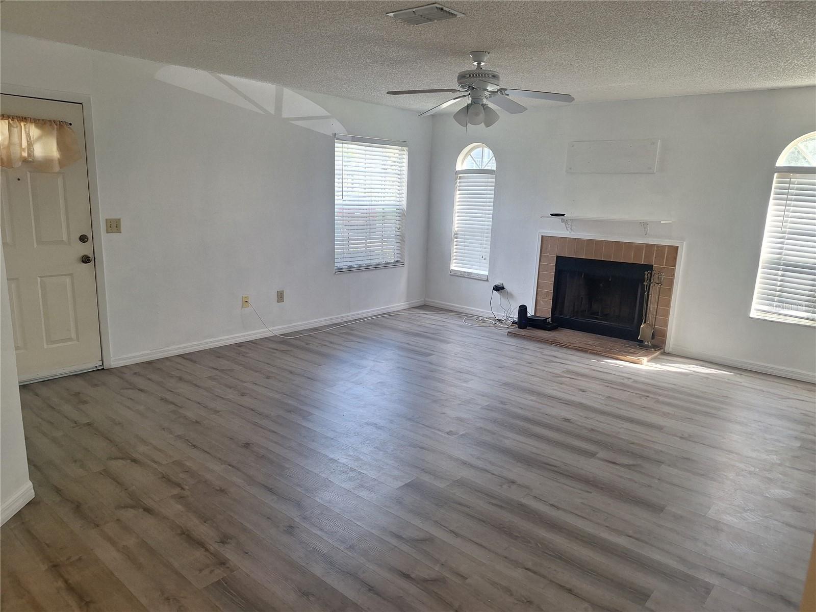 RAINTREE VILLAGE CONDO N - Residential