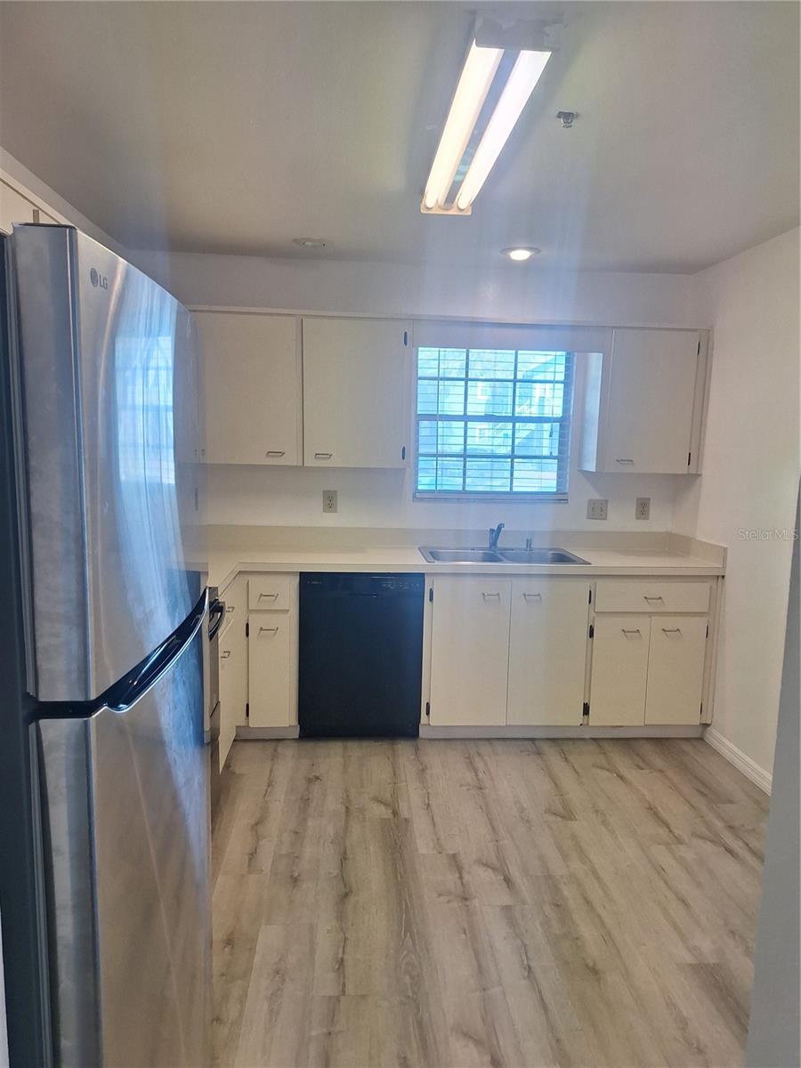 RAINTREE VILLAGE CONDO N - Residential