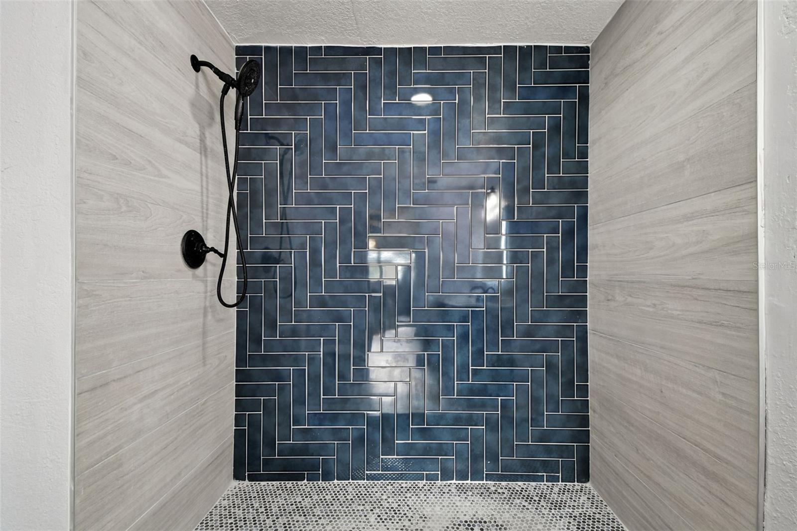 BAYWOOD VILLAGE SEC 4 - Residential