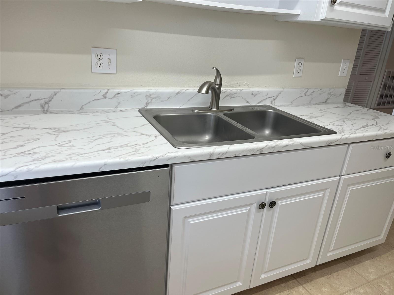 VILLAS AT COUNTRYSIDE THE - Residential