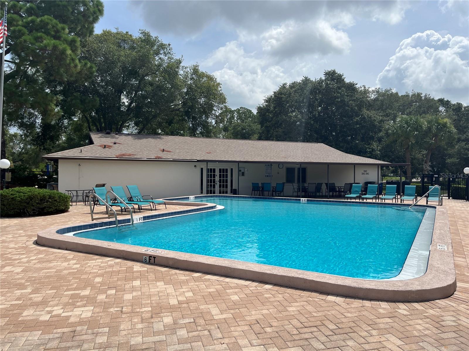 VILLAS AT COUNTRYSIDE THE - Residential