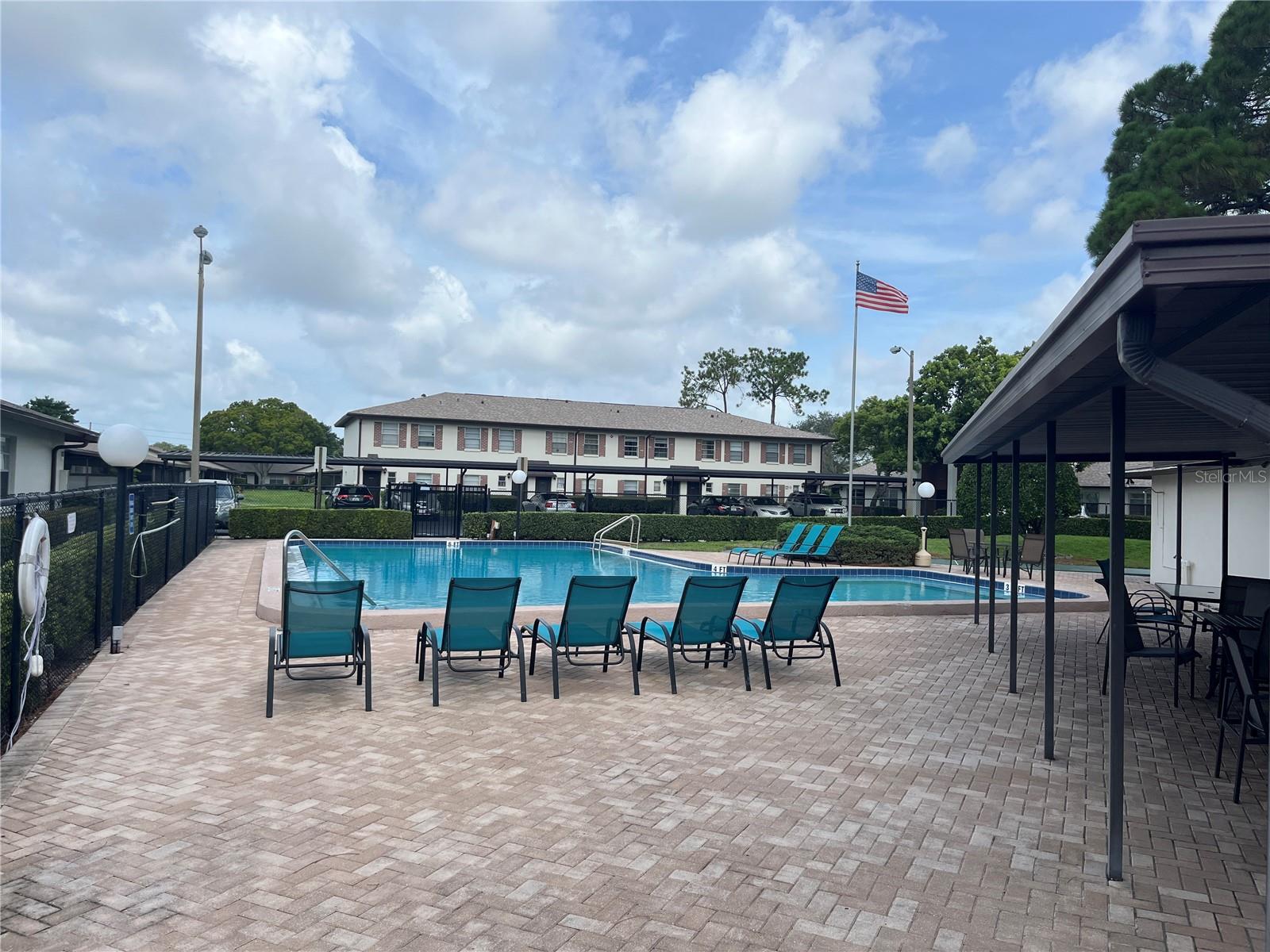 VILLAS AT COUNTRYSIDE THE - Residential