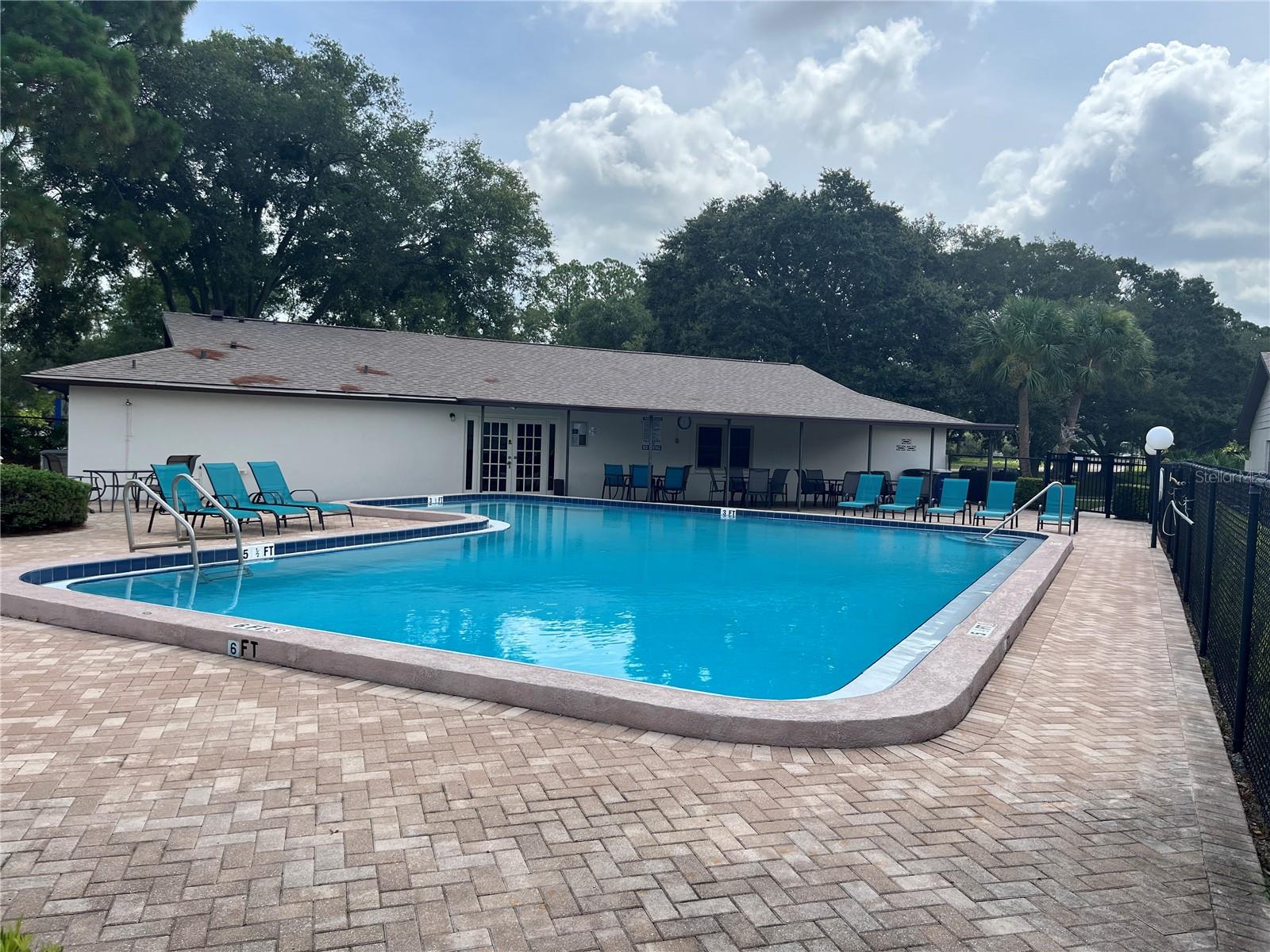 VILLAS AT COUNTRYSIDE THE - Residential