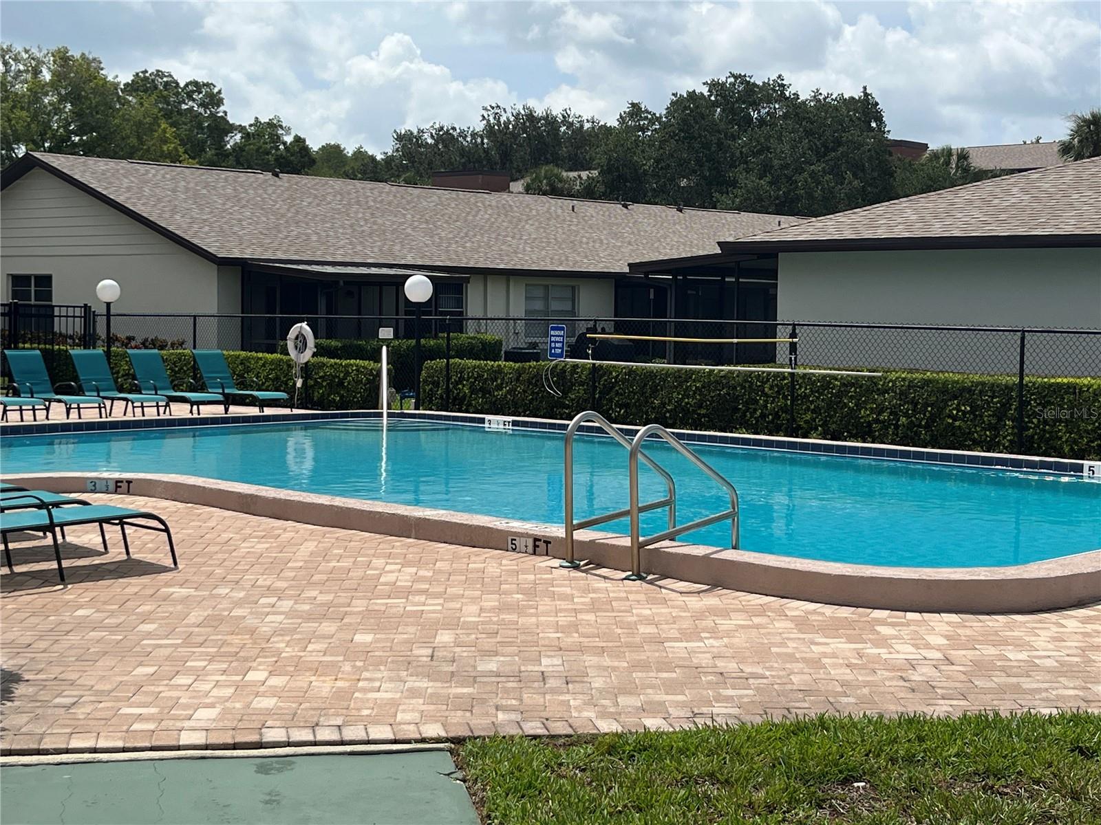 VILLAS AT COUNTRYSIDE THE - Residential