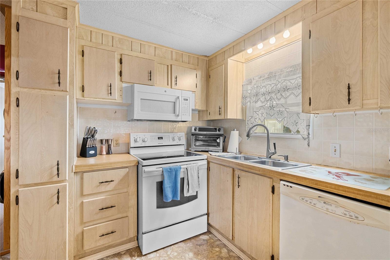 SPANISH TRAILS VILLAGE CONDO - Residential