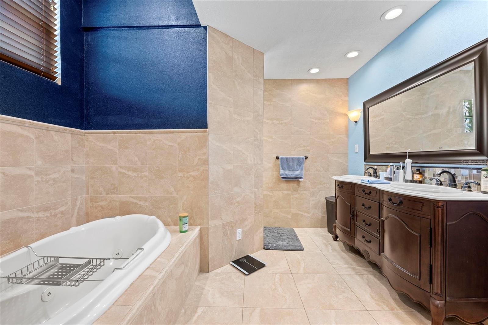 PRISTINE PLACE PH 1 - Residential