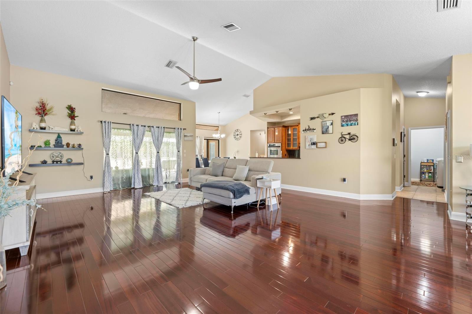 PRISTINE PLACE PH 1 - Residential