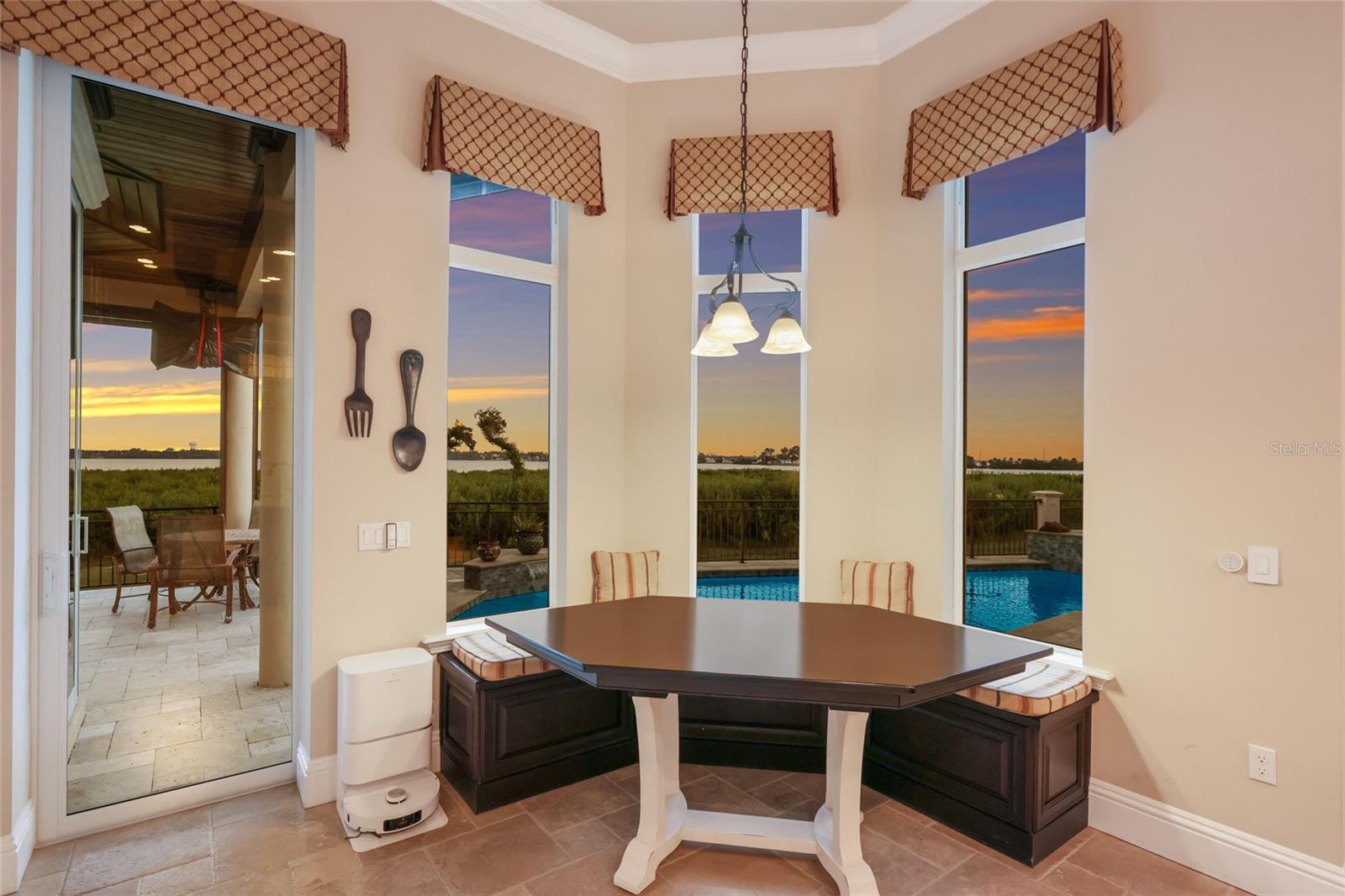 PALMA SOLA POINTE - Residential