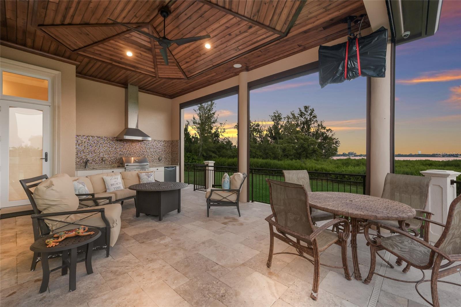 PALMA SOLA POINTE - Residential