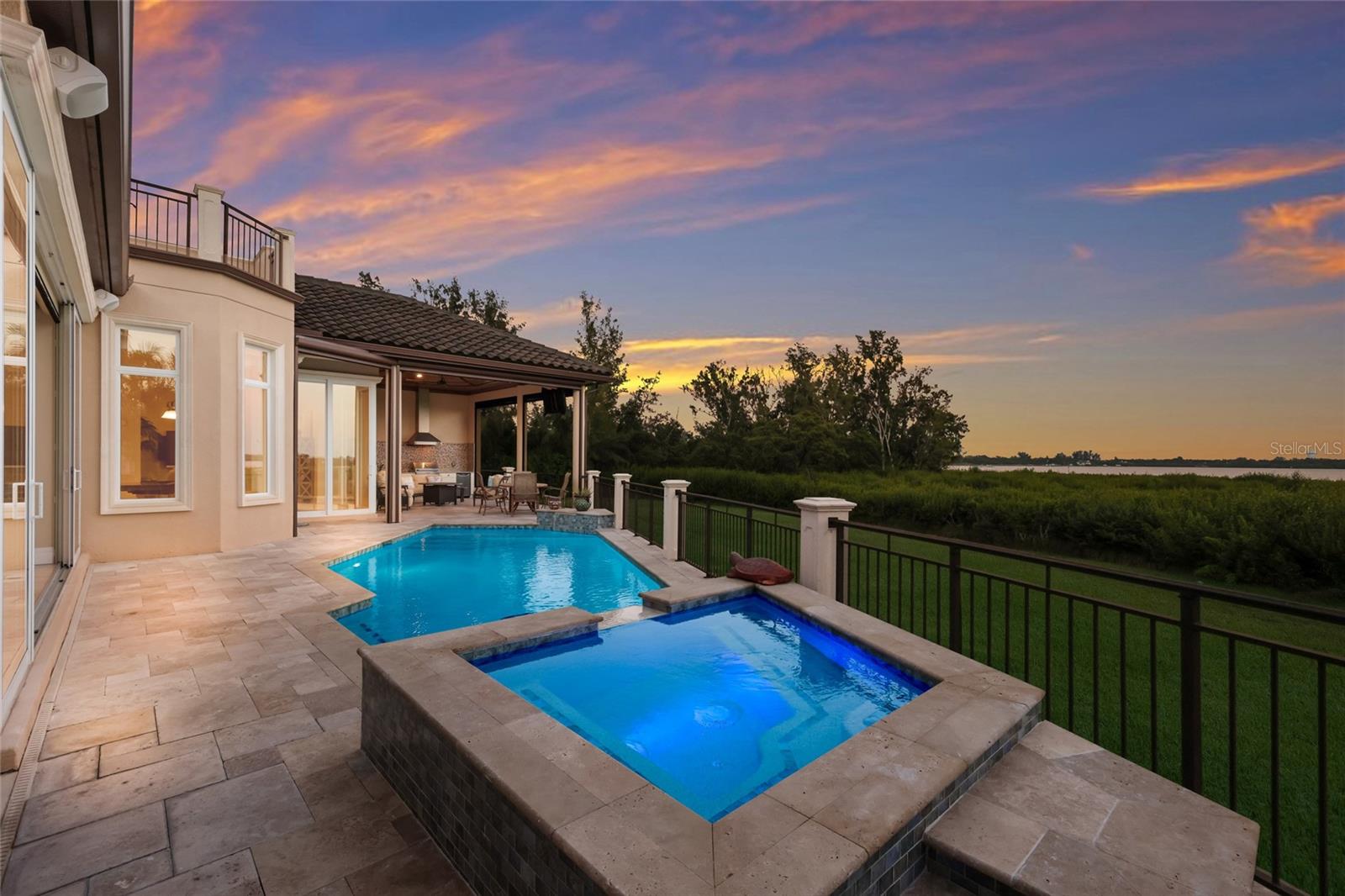 PALMA SOLA POINTE - Residential