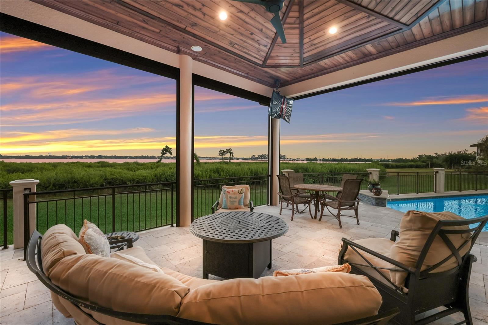 PALMA SOLA POINTE - Residential