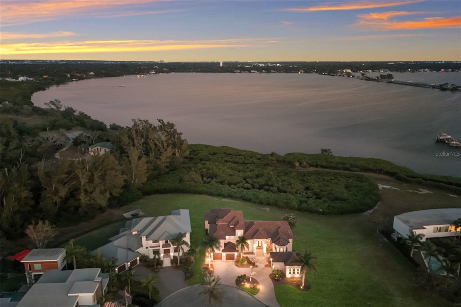 PALMA SOLA POINTE - Residential