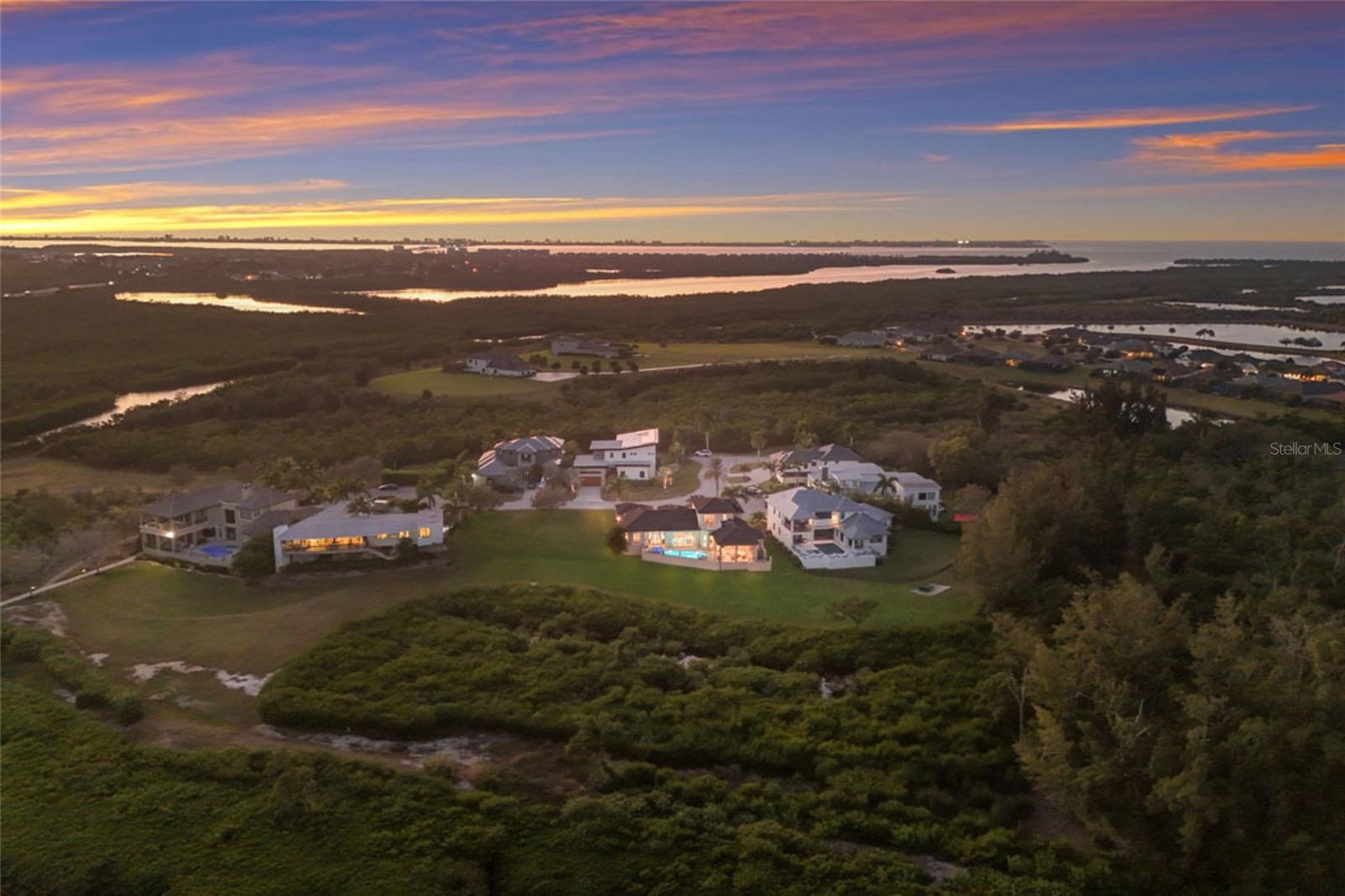 PALMA SOLA POINTE - Residential