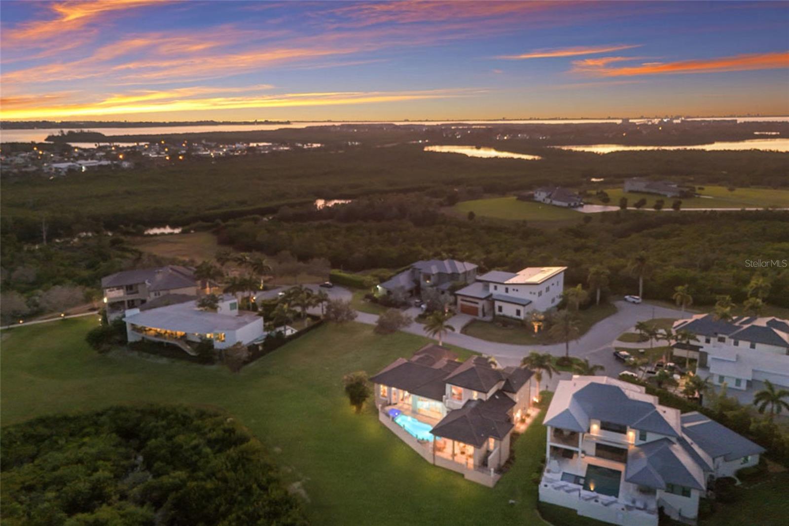 PALMA SOLA POINTE - Residential