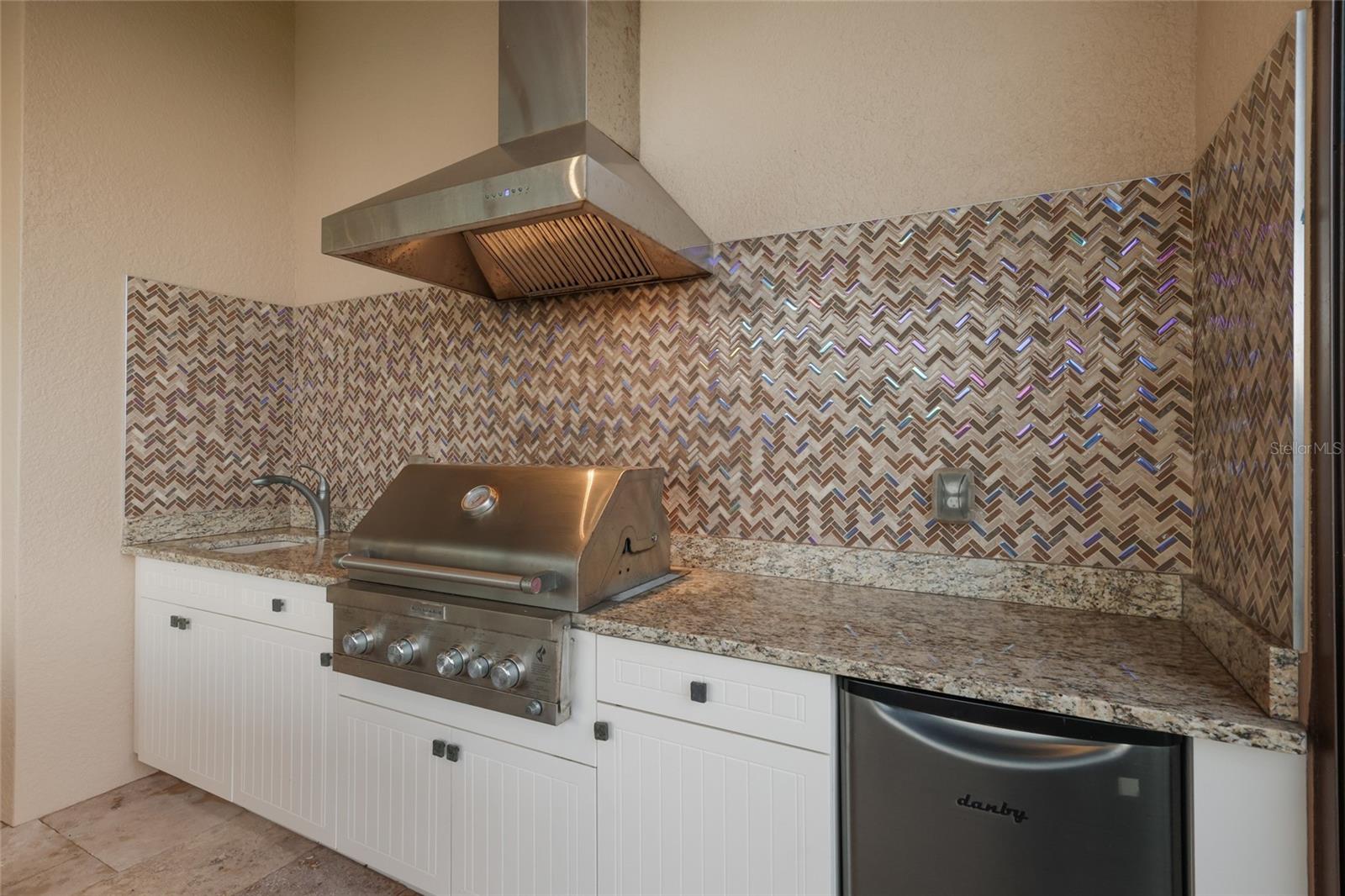 PALMA SOLA POINTE - Residential