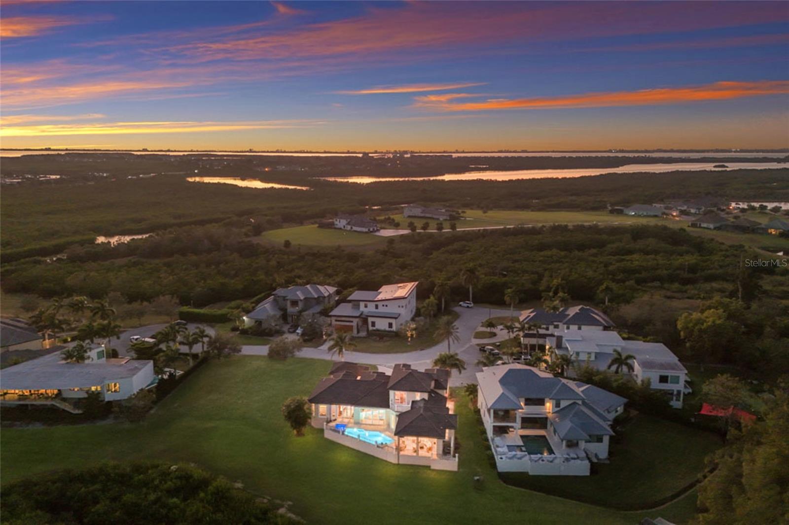 PALMA SOLA POINTE - Residential