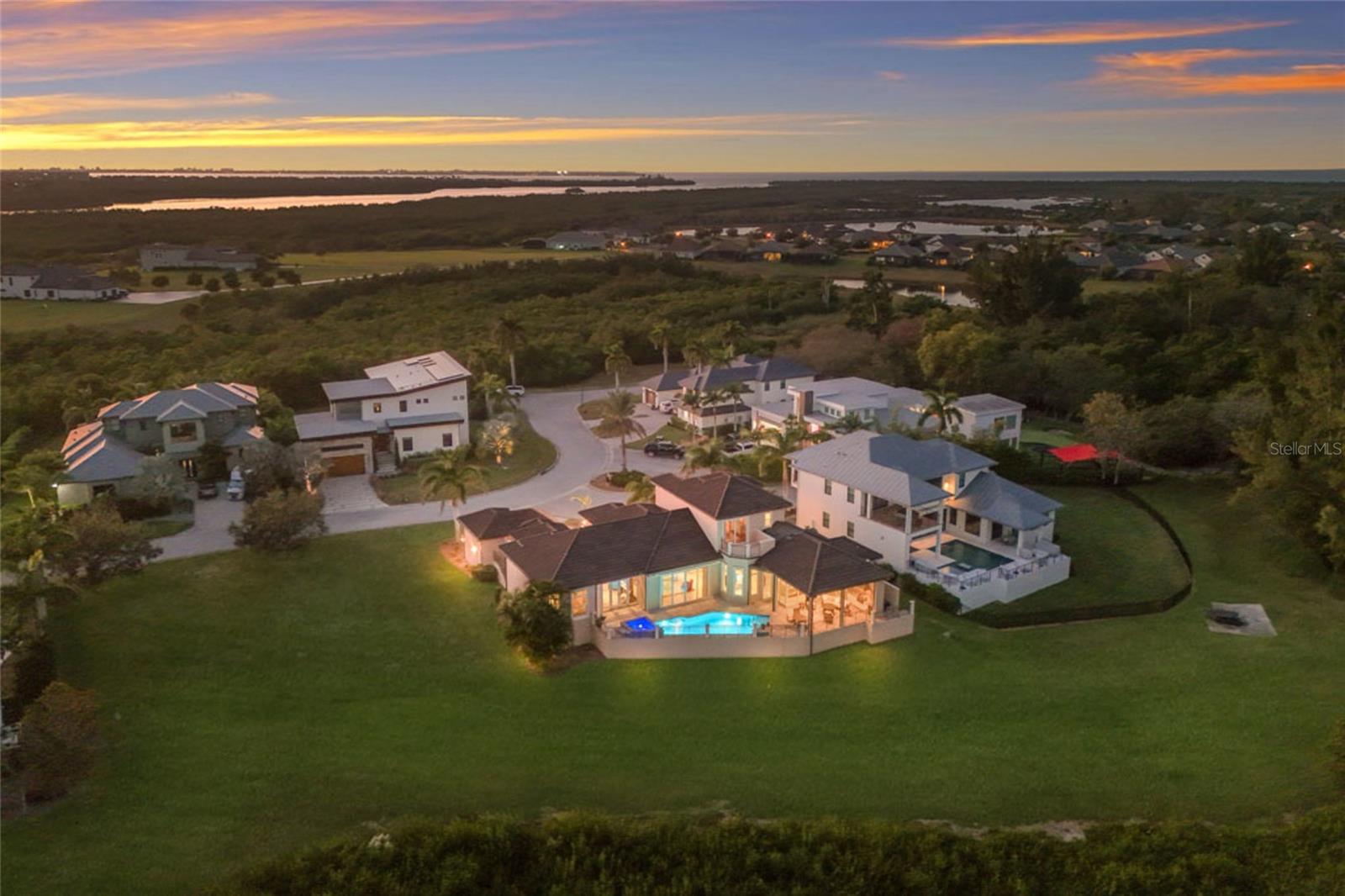 PALMA SOLA POINTE - Residential