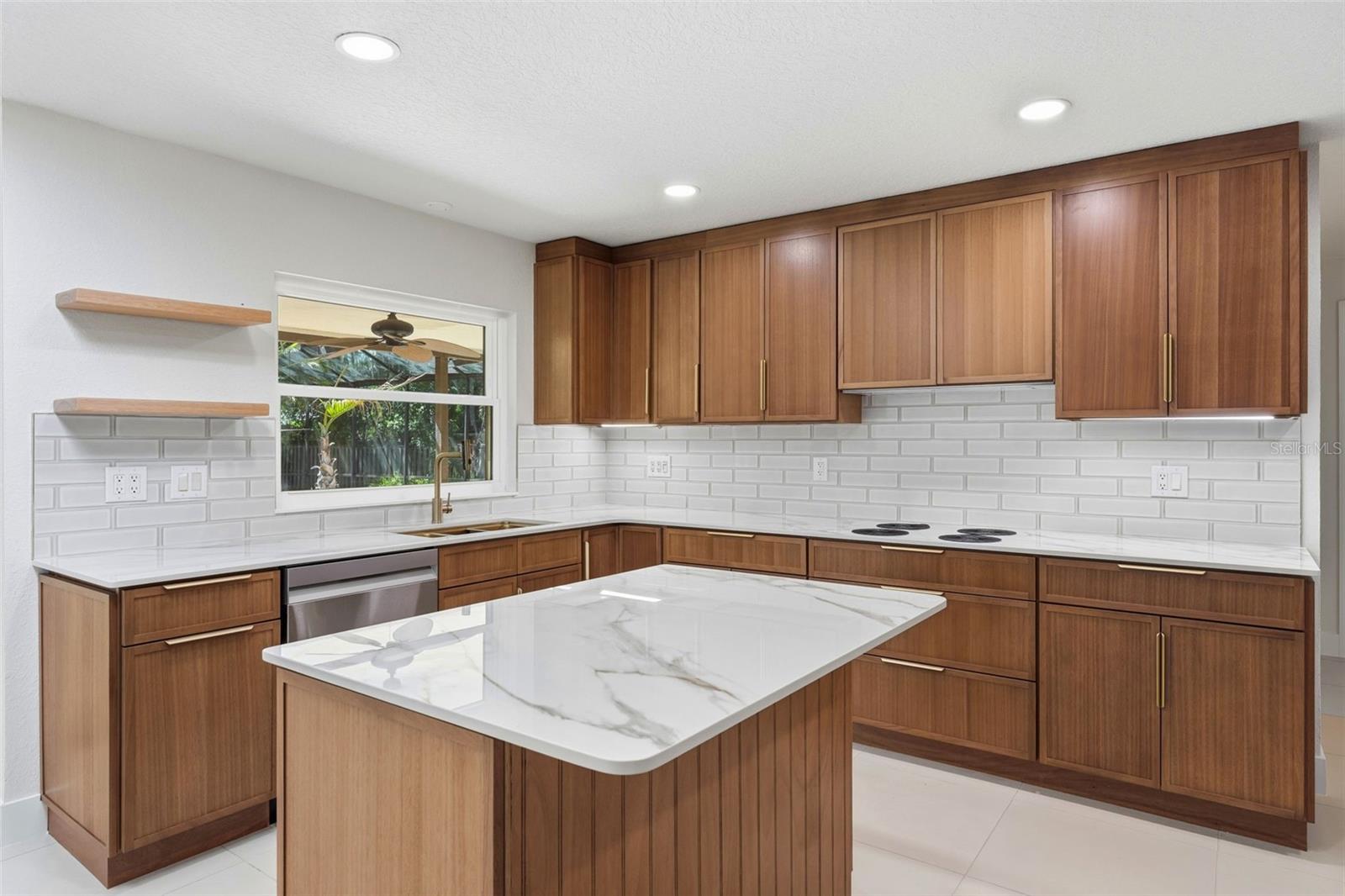 TUSCAWILLA UNIT 07 - Residential