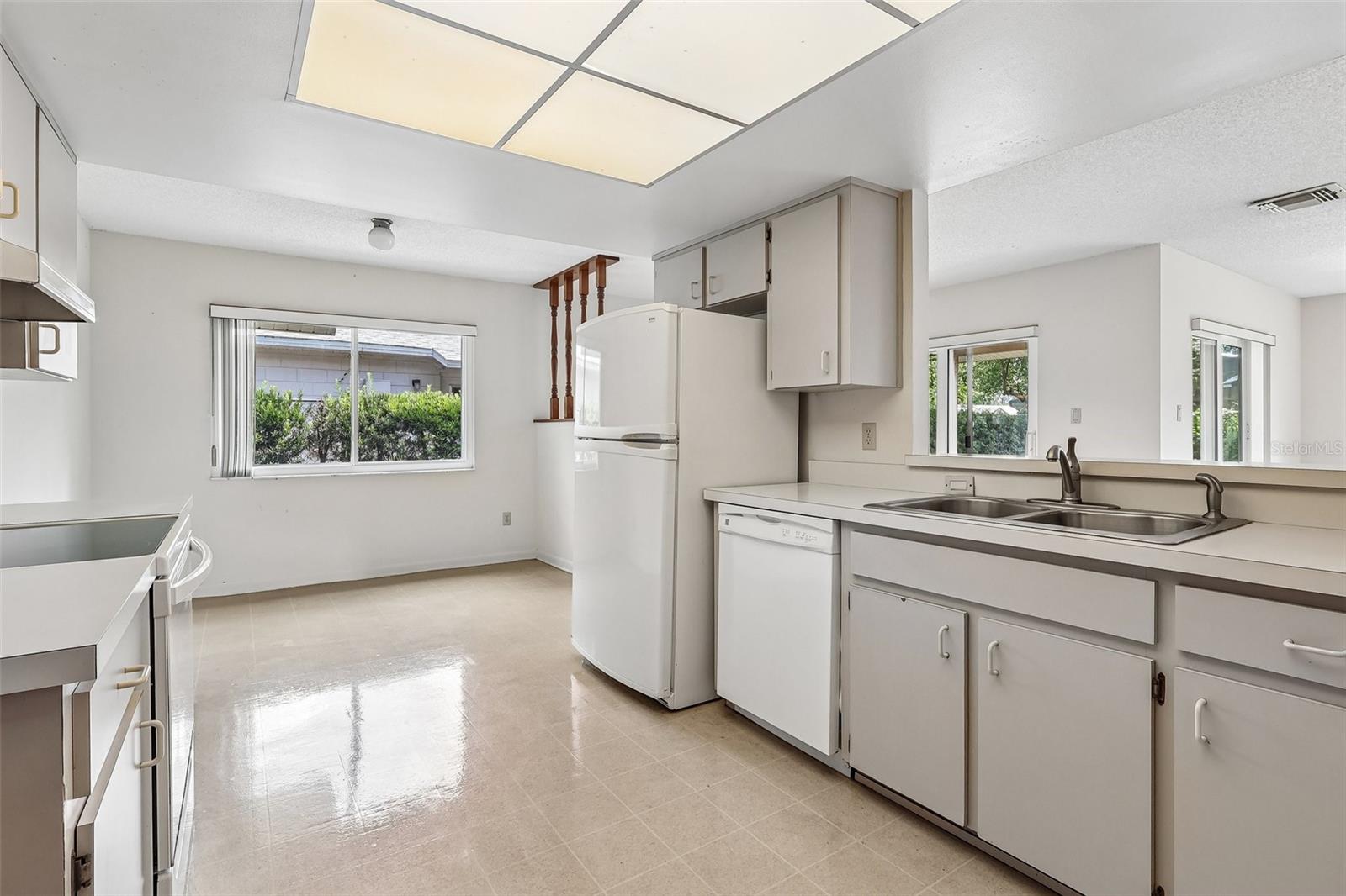 2522 LESTON COURT