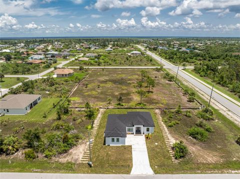 A home in PORT CHARLOTTE