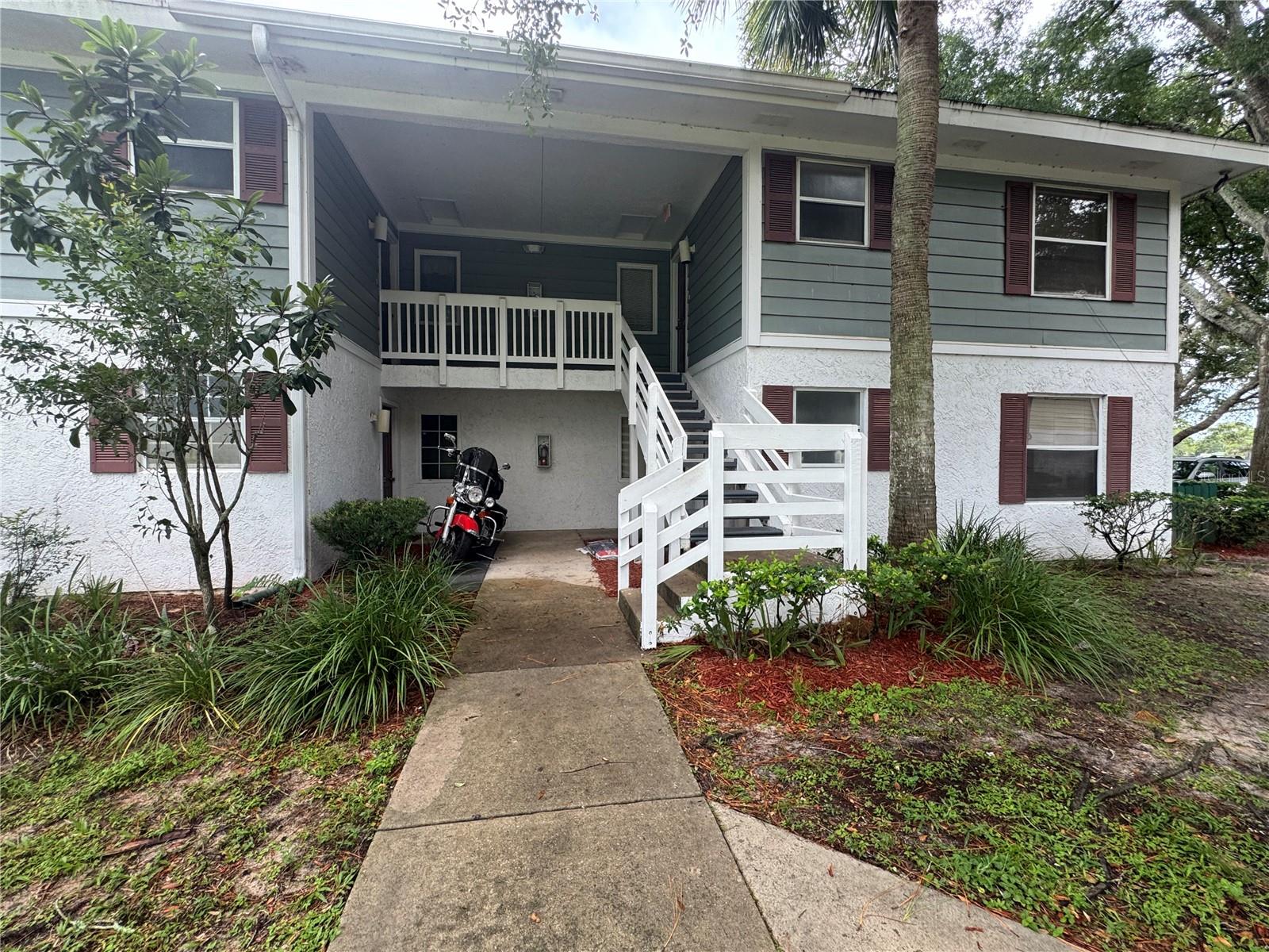 COUNTRY CLUB VLG/SILVER SPGS S - Residential