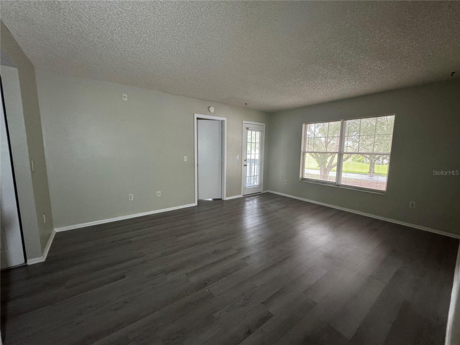 COUNTRY CLUB VLG/SILVER SPGS S - Residential