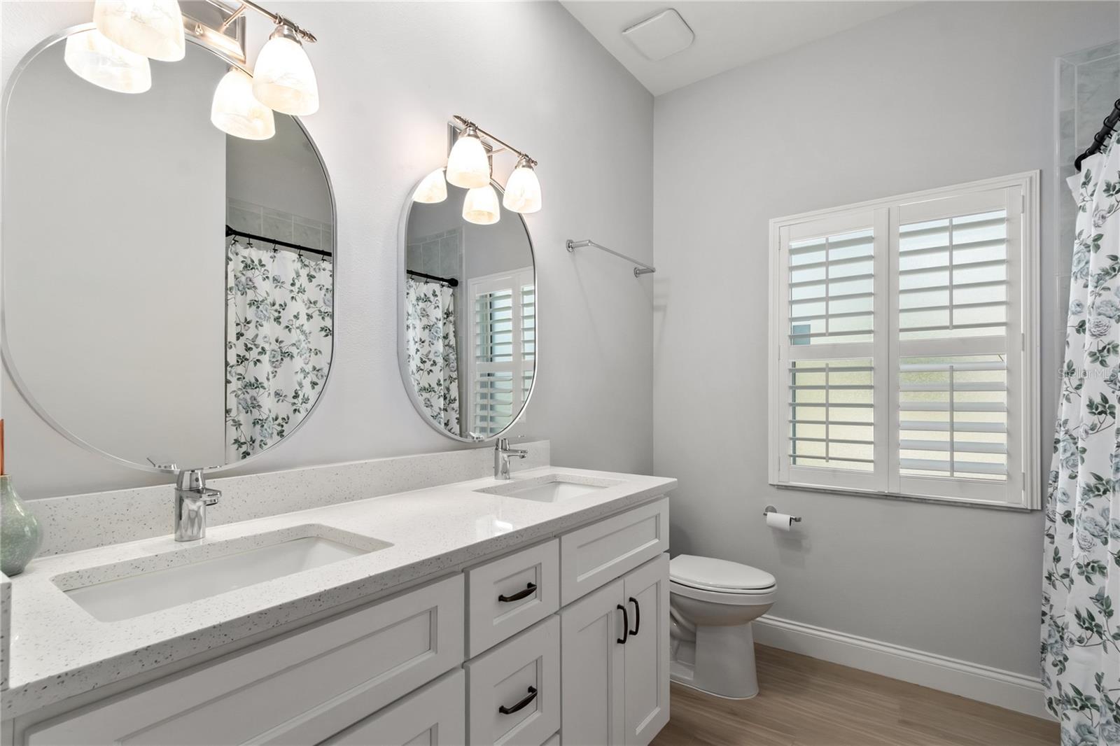 LEXINGTON DOWNS - Residential