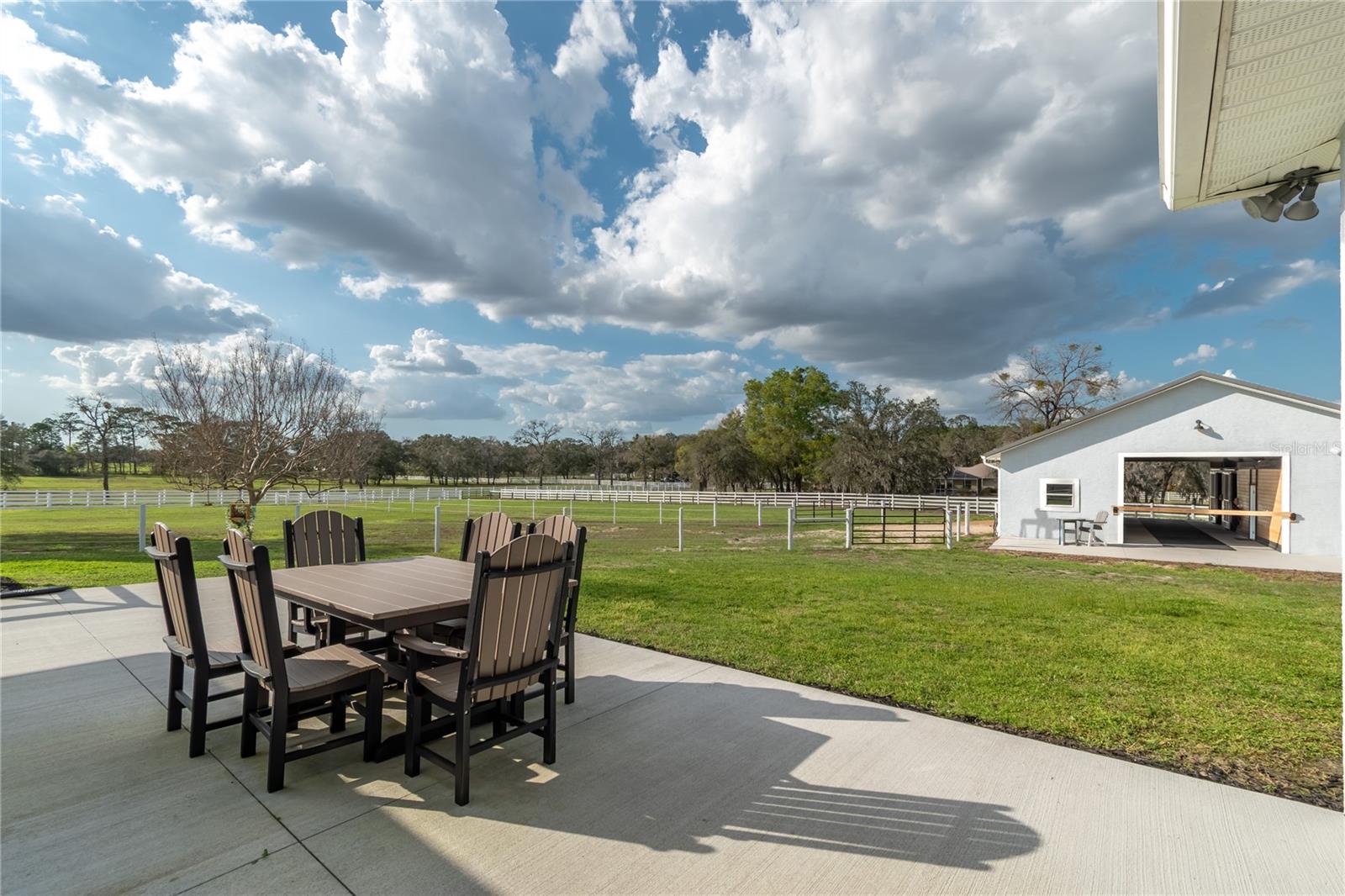 LEXINGTON DOWNS - Residential