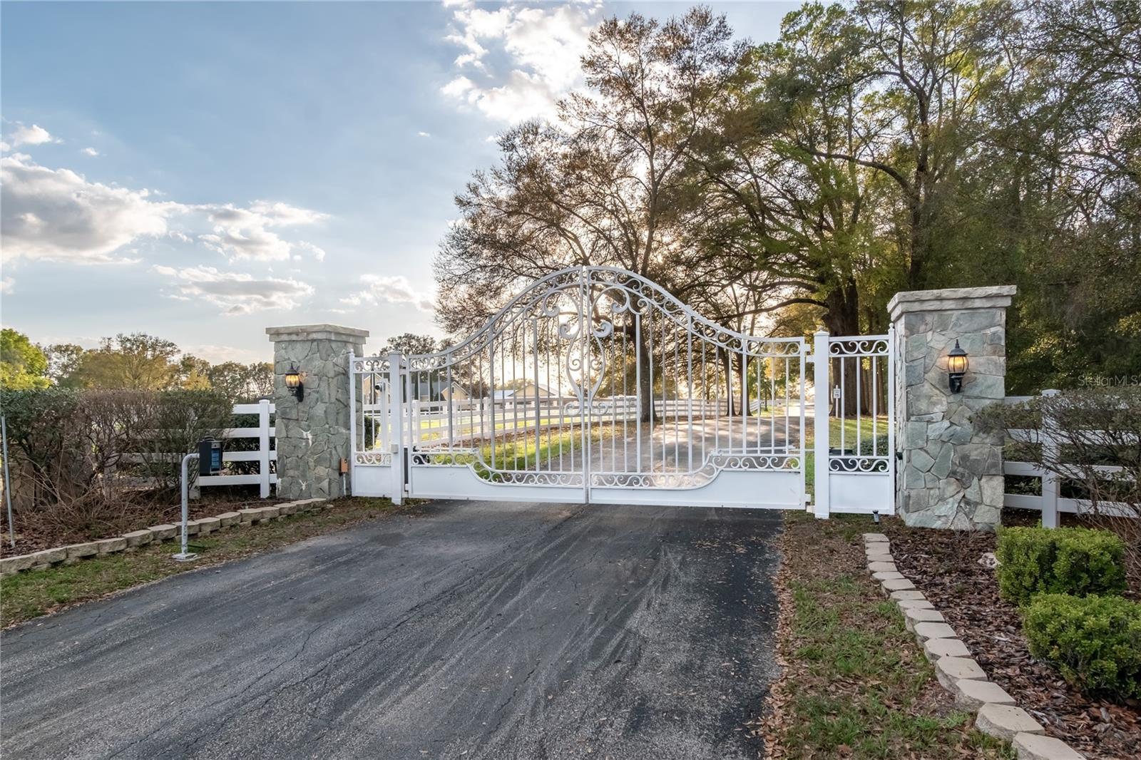 LEXINGTON DOWNS - Residential