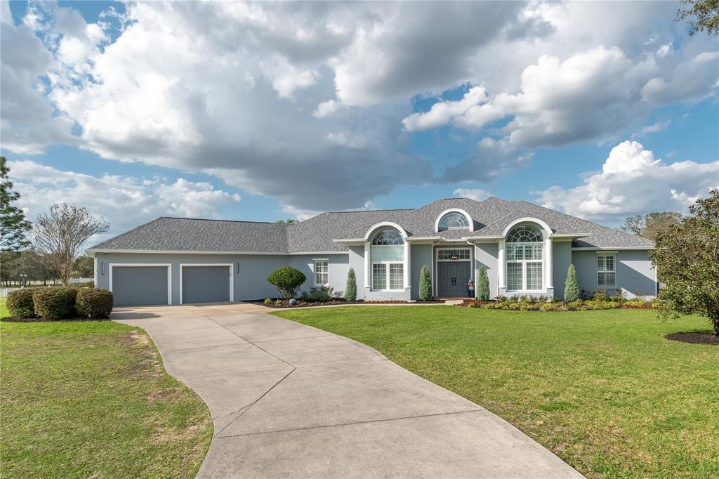 Photo of 10516 SW 27th Avenue, Ocala, FL 34476 (MLS # OM720457)