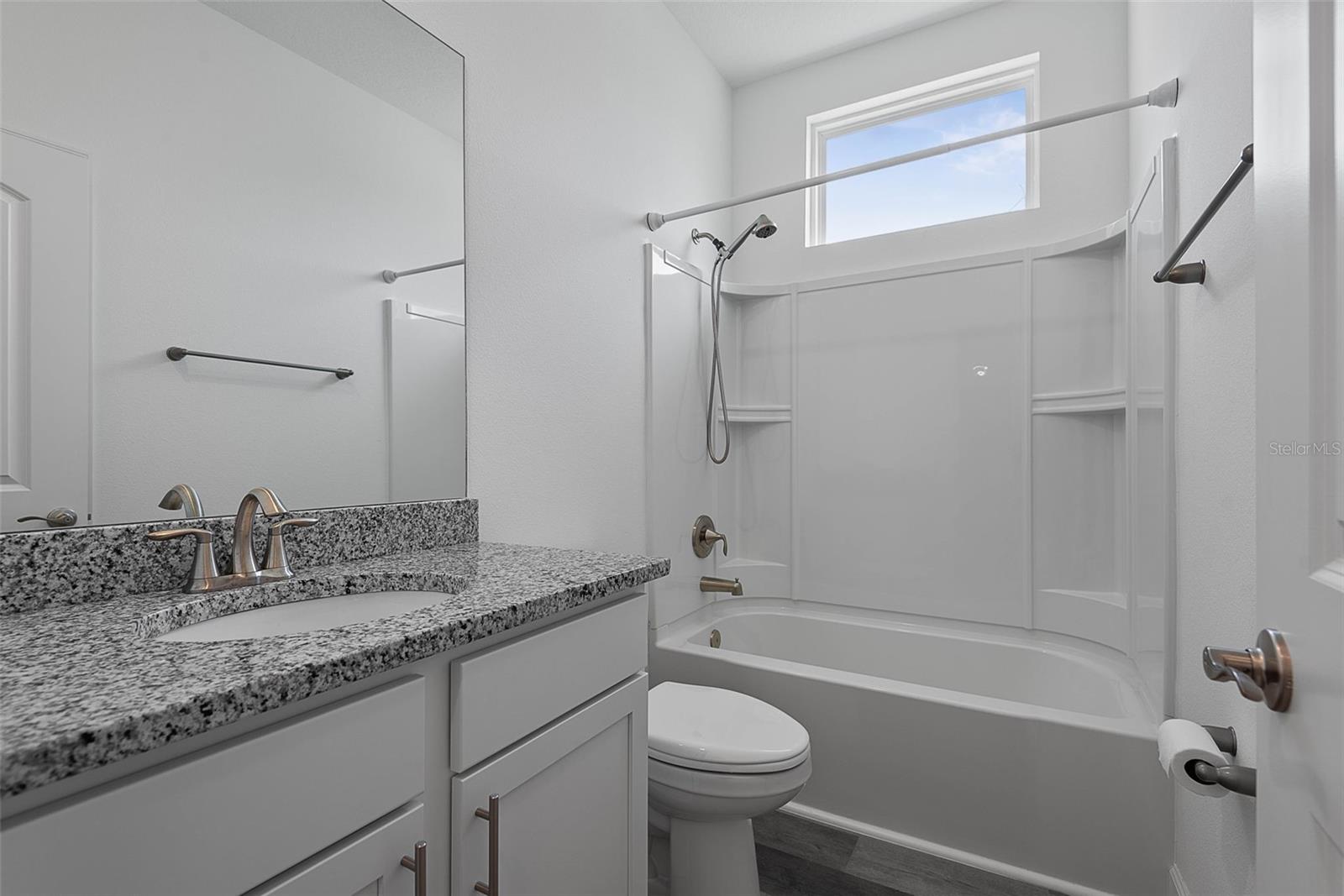 PINE LAKES - Residential