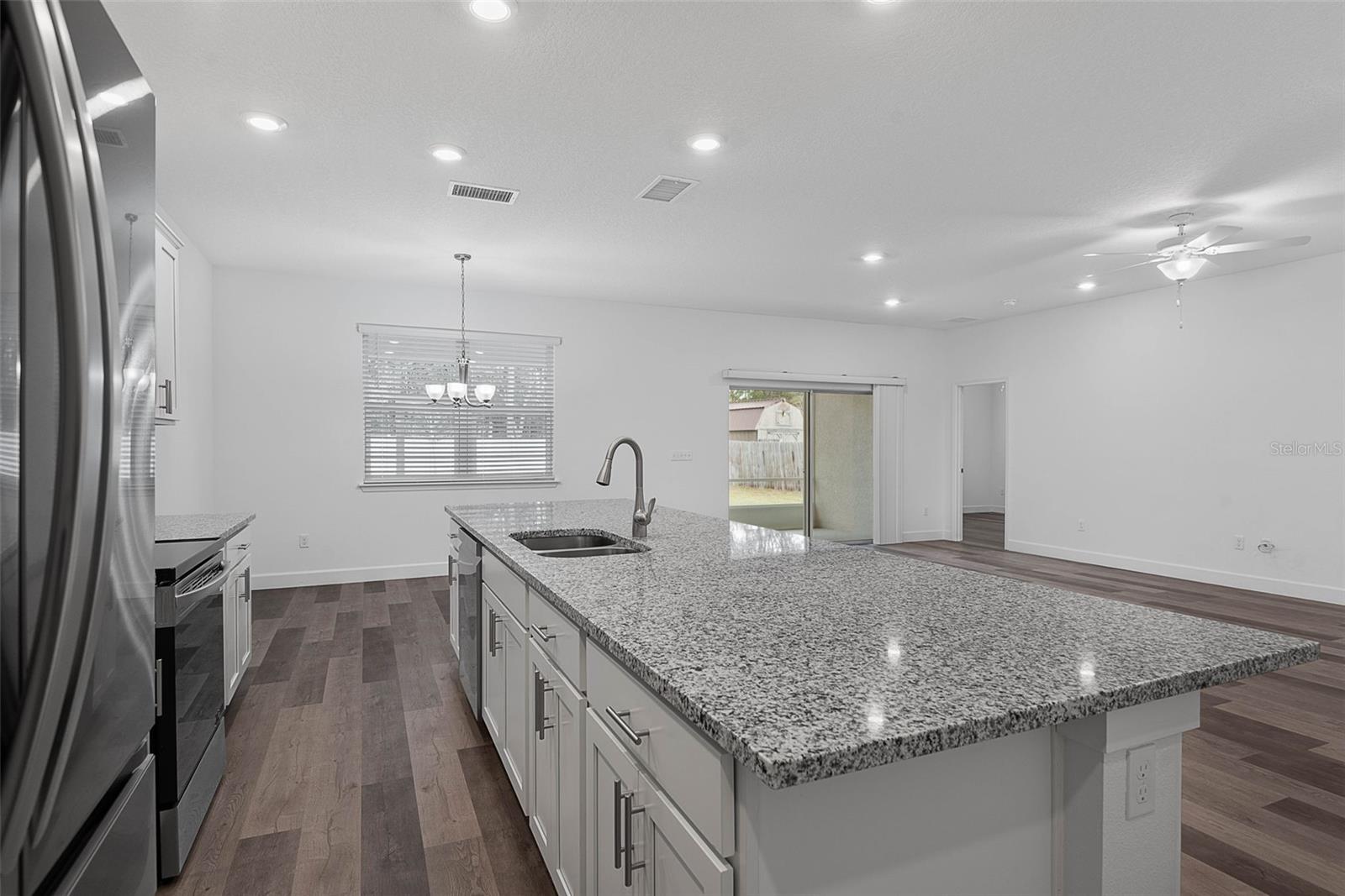 PINE LAKES - Residential