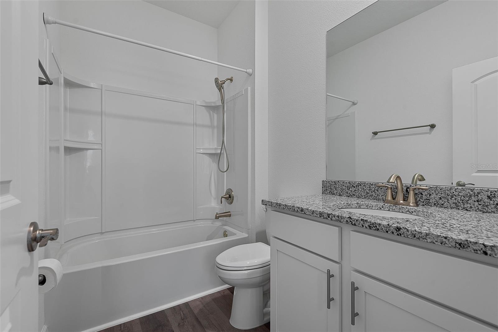 PINE LAKES - Residential