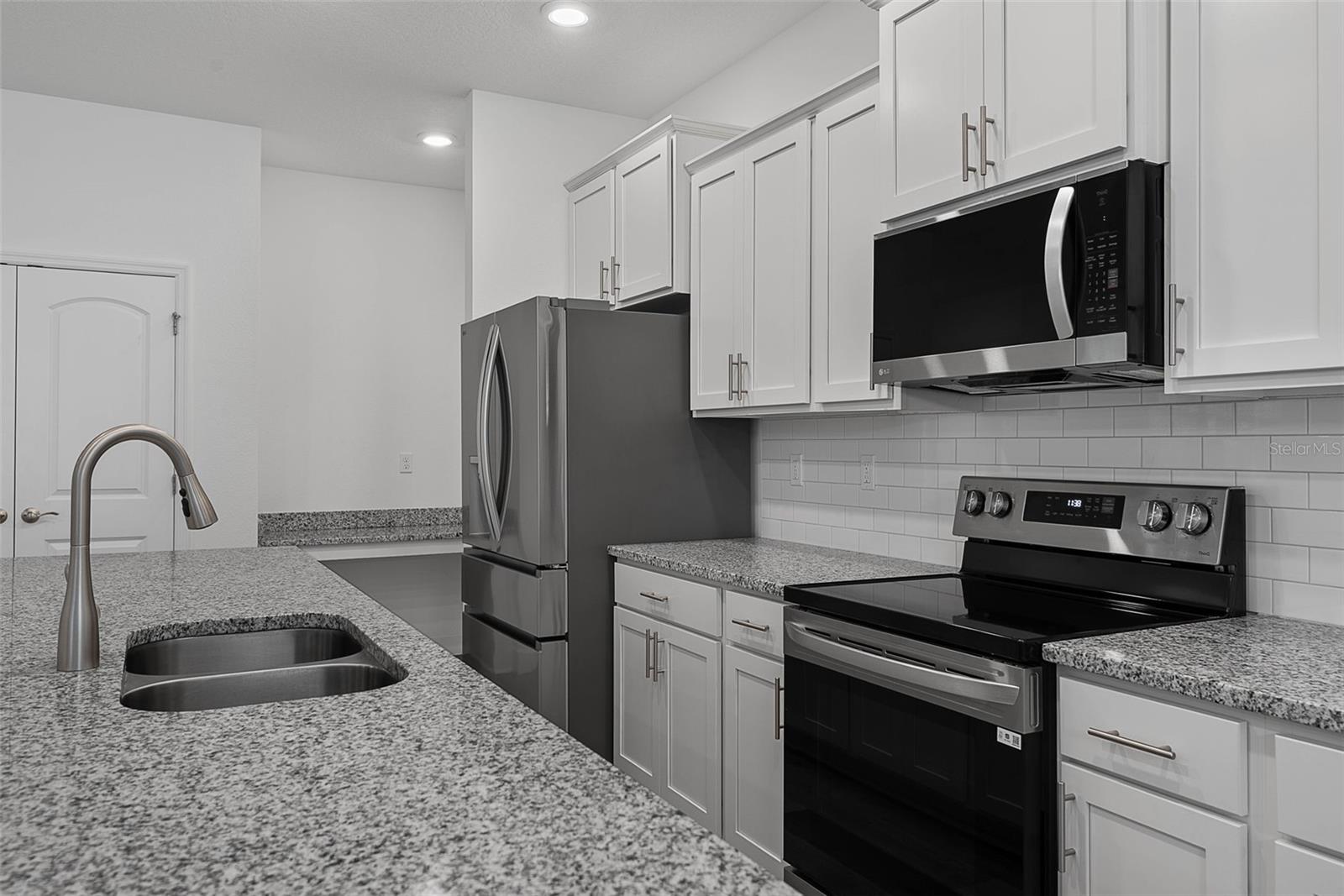 PINE LAKES - Residential