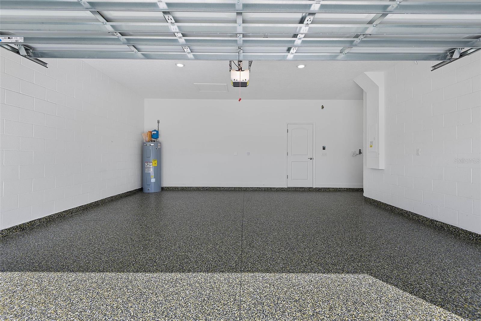 PINE LAKES - Residential