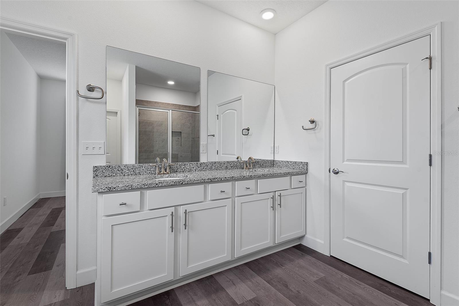 PINE LAKES - Residential