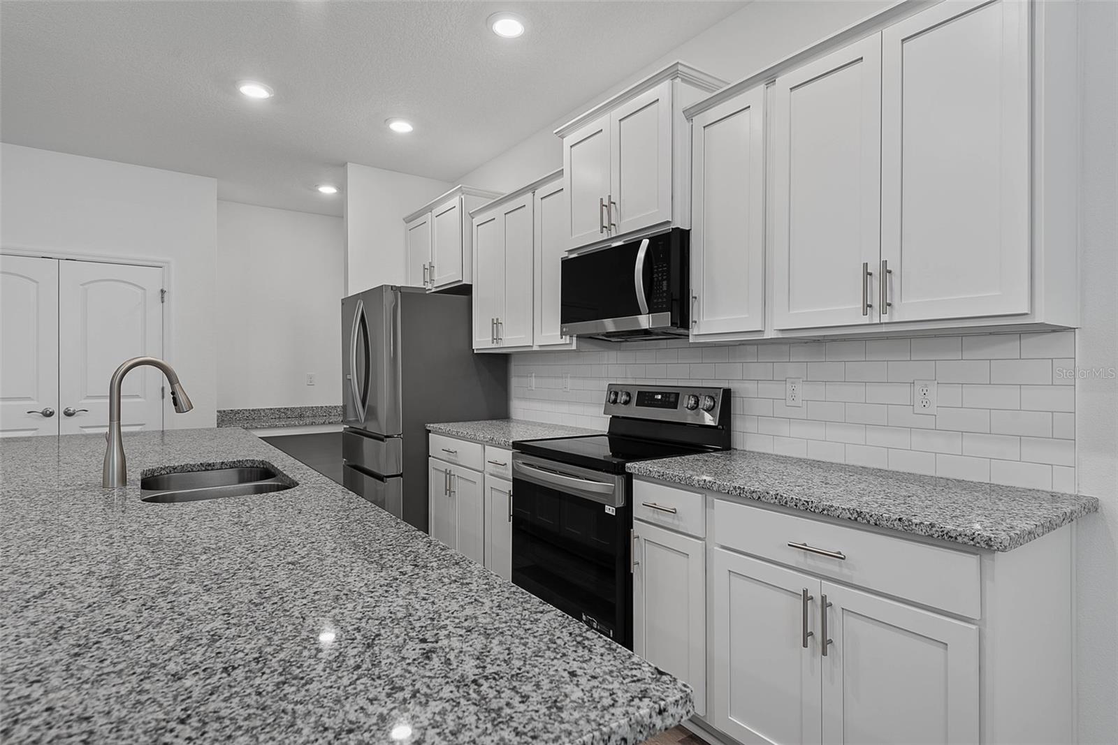 PINE LAKES - Residential