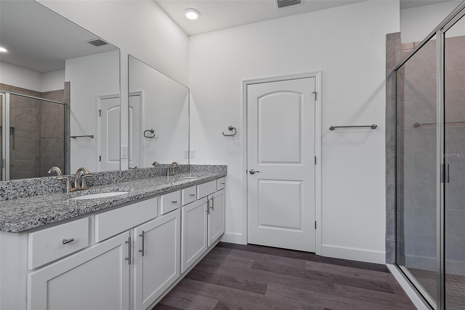 PINE LAKES - Residential