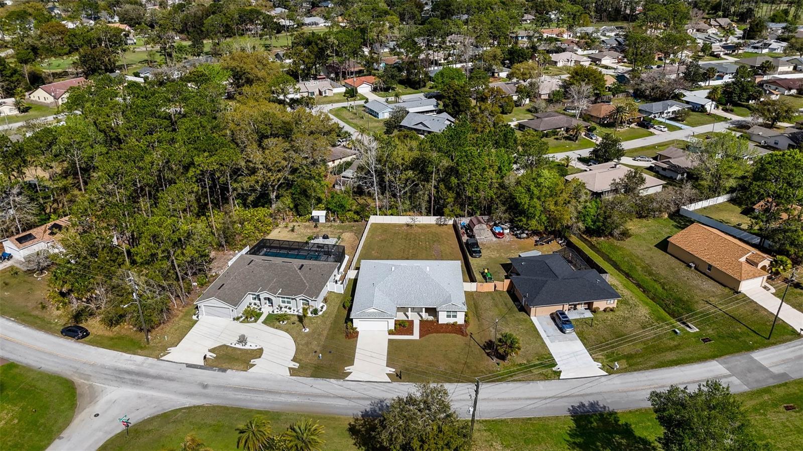 PINE LAKES - Residential