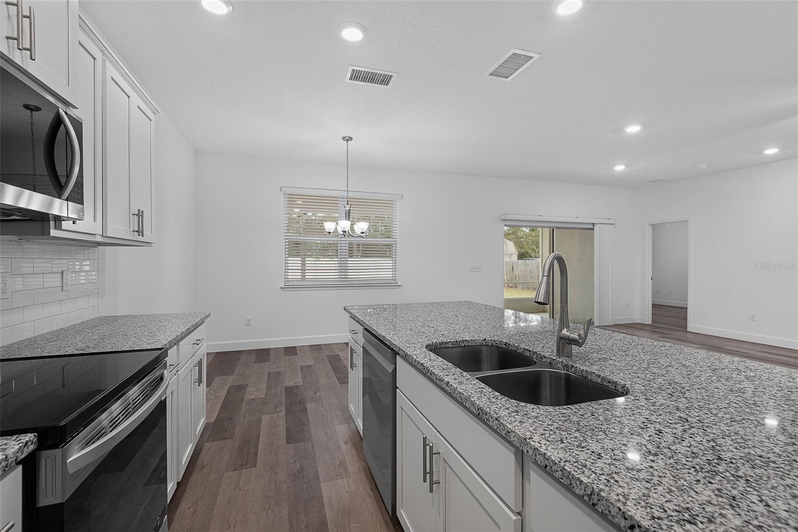 PINE LAKES - Residential