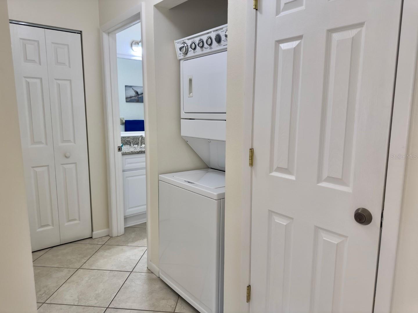 SHOREWALK BATH & TENNIS CLUB 20 - Residential