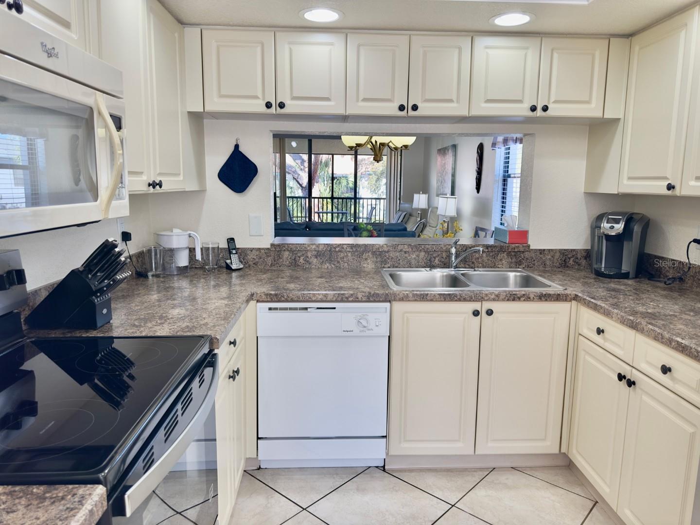 SHOREWALK BATH & TENNIS CLUB 20 - Residential