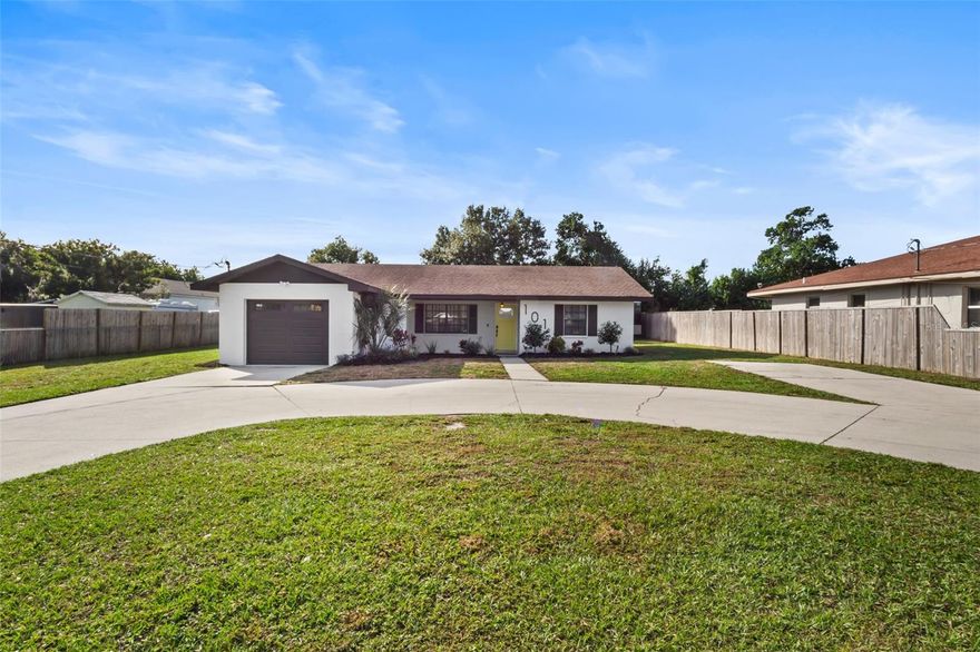 Come and see this beautiful 3 bed 2 bath home ready for move in. This is a beautiful well-loved home. U will love the water view from lake Ariana. The rooms are extremely spacious with lots of closet spaces. It has a beautiful open concept kitchen with all stainless-steel appliance and beautiful cabinetry all soft close. You will enjoy taking a bath in the ensuite or in the second bathroom's very deep tub. It has a very nice backyard and lots of parking space. come see it, you won't be disappointed. Owner will contribute towards closing costs.
Seller is the owner of the property.