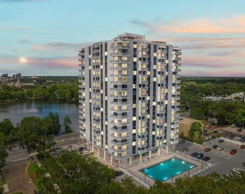 PARK LAKE TOWERS - Residential