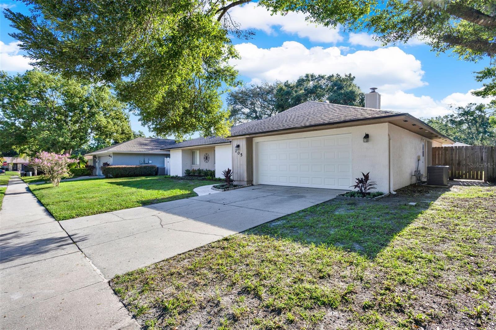 Move-In Ready in the Heart of Casselberry! This beautifully maintained 3-bedroom, 2-bath home offers the perfect blend of comfort, style, and convenience. Step inside to a bright, open floor plan featuring a spacious living room, beautiful open kitchen with newer stainless steel appliances, and plenty of cabinet space. The master suite includes a private bath and generous closet, while the additional bedrooms are perfect for family, guests, or a home office. Outside, enjoy a fully fenced backyard ideal for entertaining, gardening, or relaxing under the Florida sun. Conveniently located near shopping, dining, parks, and top-rated schools, with easy access to major highways for a quick commute to Orlando and surrounding areas. Roof 2025
Schedule your showing today before it’s gone!