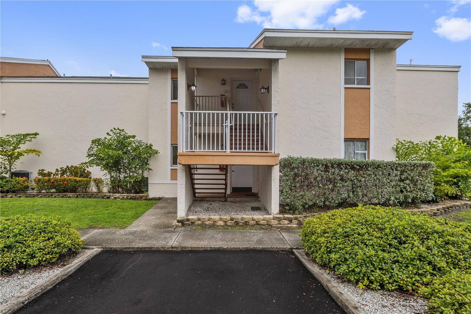 Large one-bedroom, one-bath upstairs unit now available in Pine Rush Villas. This spacious apartment offers abundant natural daylight, an updated kitchen and bathroom, a large walk-in closet, and an additional storage closet conveniently located outside on the balcony. The unit includes one assigned parking space, with ample visitor parking also available.Please call today to schedule your private showing.