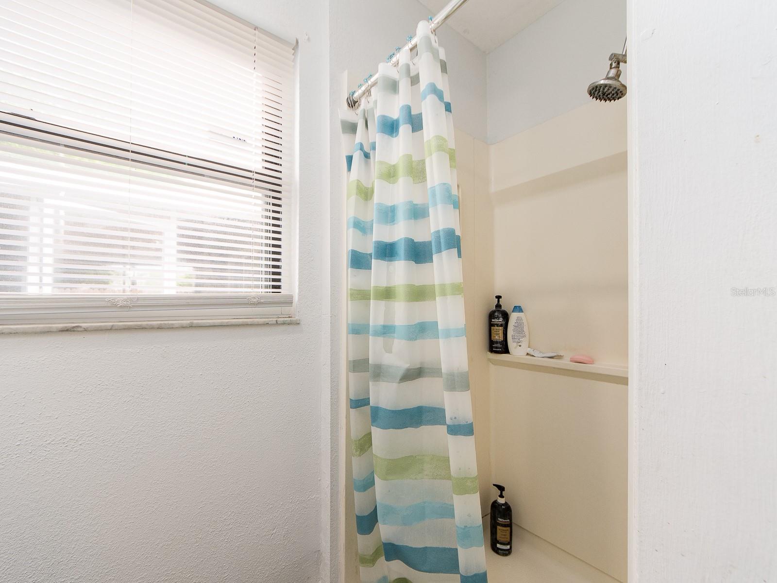 AVONDALE ESTATES - Residential